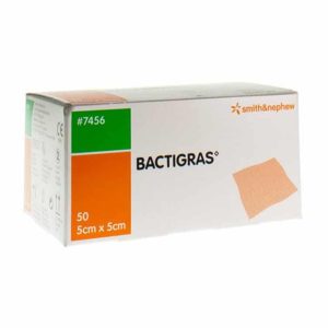 BACTIGRAS Antimicrobial Dressing | Chlorhexidine | Smith & Nephew | 7456 | 5cm x 5cm | Box of 50
